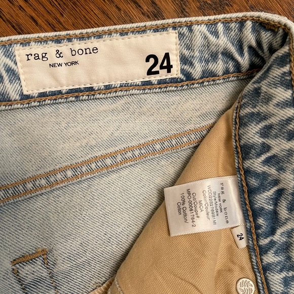 Rag & Bone Rosa Mid Rise boyfriend jeans. - Picture 5 of 5
